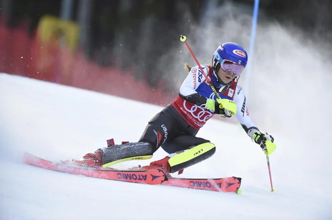 Mikaela Shiffrin je bila še bolj nabrušena kot običajno. FOTO: Marco Tacca/AP