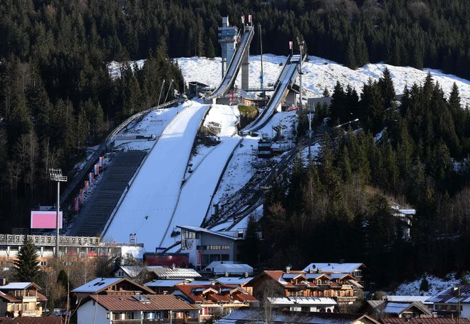 V Oberstdorfu je vse pripravljeno za začetek novoletne turneje. FOTO: AFP
