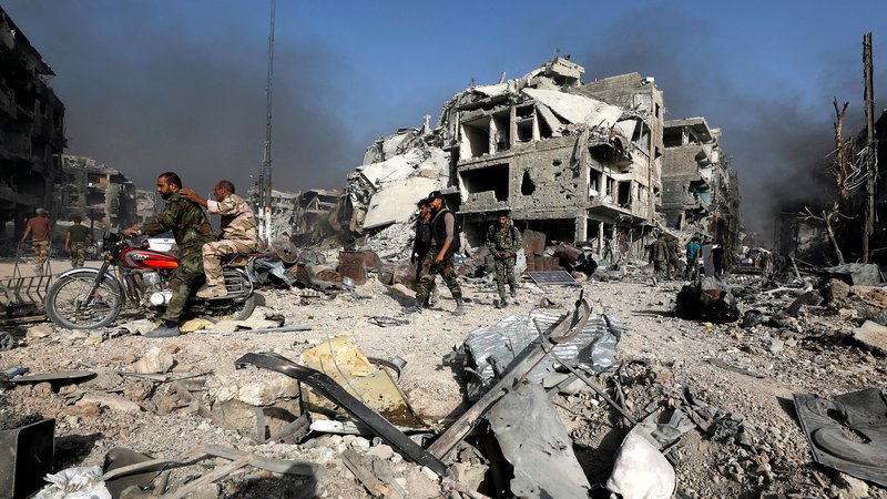 Fotografija: Sirska vojna bo čez štiri mesece vstopila v svoje deveto leto. FOTO: Omar Sanadiki/Reuters