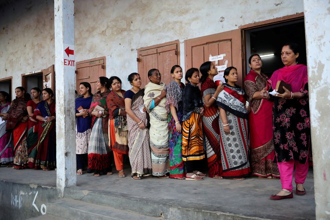 Nedeljske volitve, na katerih si je Hasina zagotovila rekordni četrti mandat, so zasenčili spopadi med podporniki rivalskih strank. FOTO: Reuters