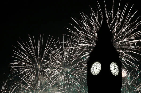 Londonski Big Ben bo leta 2019 star 160 let. FOTO: Neil Hall/Reuters