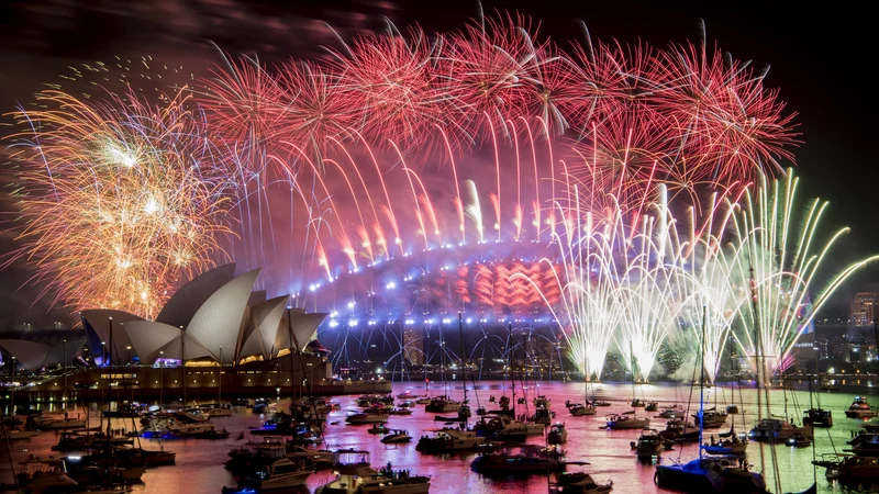 Fotografija: Sydney je zažarel v številnih barvah. FOTO: Reuters