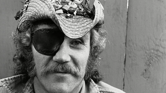 Fotografija: Ray Sawyer je bil perpoznaven po črni prevezi čez oči in kavbojskem klobuku. FOTO: Rolling Stone