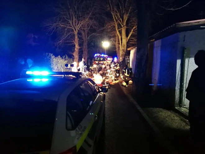 Umrli sta dve osebi. FOTO: Pgd Komen