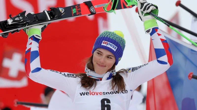 Fotografija: Petra Vlhova je v Oslu v paralelni tekmi vendarle ugnala tudi Mikaelo Shiffrin. FOTO: Stefano Rellandini/Reuters