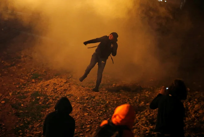 Čakalna doba za več tisoč migrantov v Tijuani, da pridejo na vrsto za vložitev prošnje za azil v ZDA, je več mesecev. FOTO: Mohammed Salem/Reuters