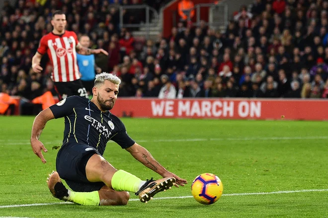 Sergio Agüero je zabil gol tudi na zadnji tekmi Southamptona in Manchester Cityja. FOTO: AFP