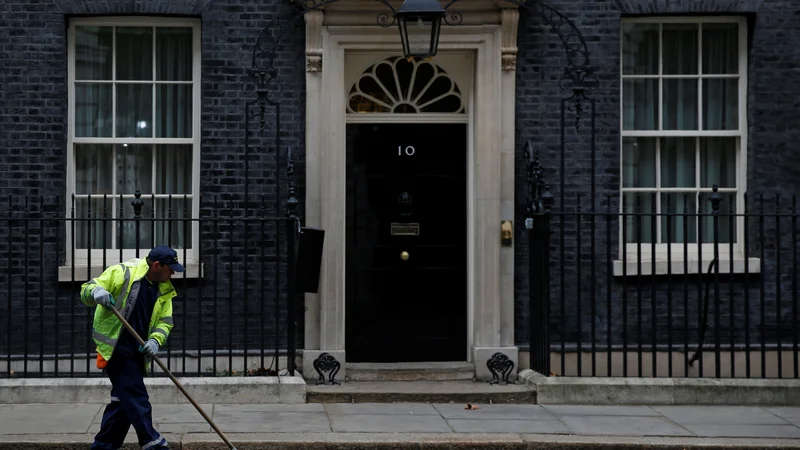 Fotografija: Najbolj depresiven mesec v letu bo na Otoku minil v znamenju pomembnih odločitev, od katerih bo odvisna usoda brexita. FOTO: AFP