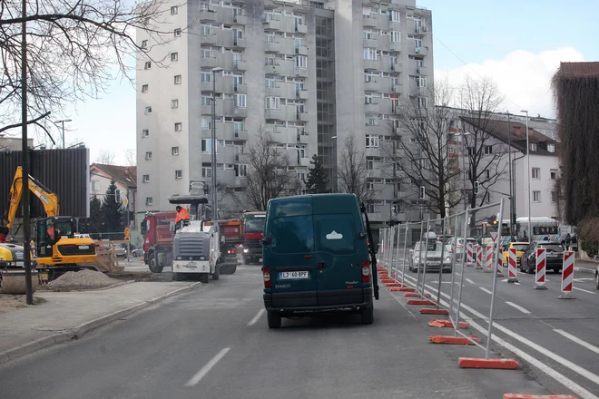 Začetek del na južnem delu Drenikove ulice. FOTO Mavric Pivk