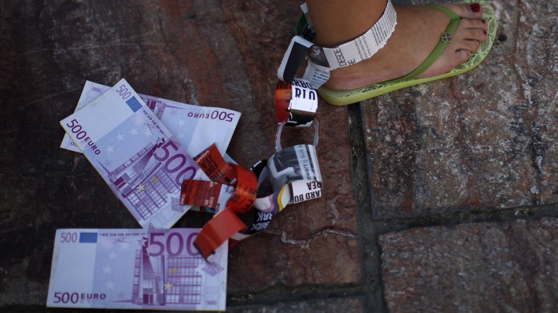 Fotografija: Od izbruha globalne finančne krize do konca leta 2010 so na ravni EU veljala ohlapnejša pravila za državno pomoč bankam v obliki dokapitalizacij. FOTO: Reuters