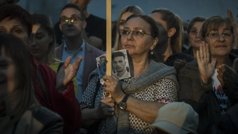 Fotografija: Množica podpornikov Davorja Dragičevića v Banjaluki oktobra lani FOTO: Voranc Vogel