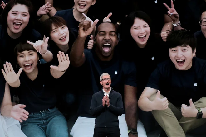 Tim Cook, glavni direktor družbe Apple.  FOTO: Reuters