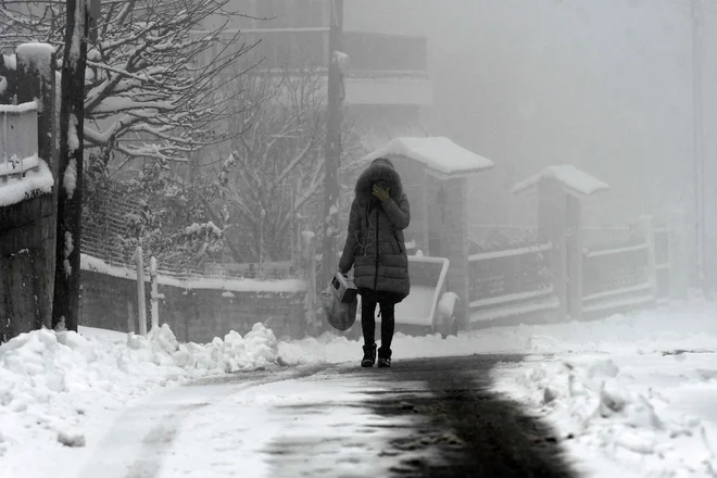 V Grčiji že nekaj dni vztrajajo izjemno nizke temperature. FOTO: Sakis Mitrolidis/AFP