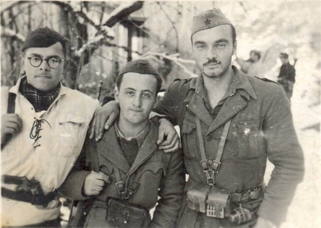 Na fotografiji Veljko Malešič, Božidar Flajšman (st.), in Milan Kremesec na Gorjancih jeseni leta 1943. Foto: osebni arhiv dr. Božidar Flajšman