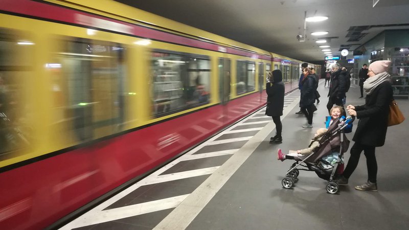 Fotografija: Berlin ima zelo dobro razvejeno mrežo javnega prevoza. FOTO: Mitja Felc