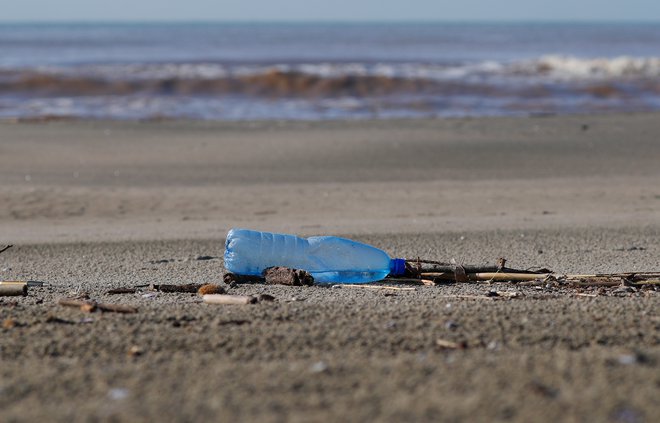 Izogibanje plastiki je eden poglavitnih ciljev v turizmu. FOTO: Reuters