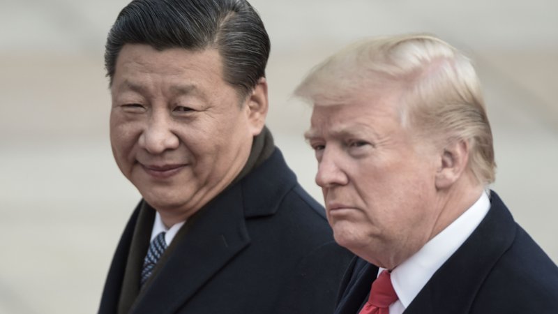 Fotografija: Pogajanja so prva konkretna od začetka decembra, ko sta Donald Trump in Xi Jiping napovedala 90-dnevno premirje v trgovinski vojni, ki ima izrazite posledice na globalnem trgu. FOTO: Fred Dufour/AFP