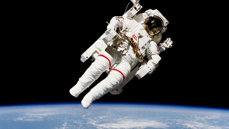 Fotografija: Astronavti so v vesolju izpostavljeni skrajnim razmeram; nanje se že in se bodo še bolj temeljito lahko pripravljali tudi v Planici. Foto Nasa