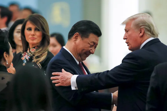 Tudi če se bosta predsednika Xi Jinping in Donald Trump nekaj časa pretvarjala, da sta našla čarobno formulo obojestranske zmage, Peking temu ne bo nasedel. Foto Reuters