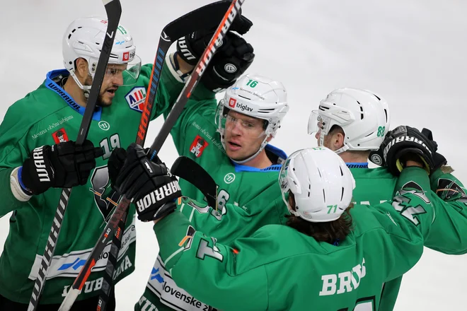 Hokejisti Olimpije so pred derbijem s Pustertalom vknjižili novo zmago. FOTO: Tomi Lombar/Delo