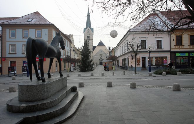 V 245-letni zgodovini se tovarna v Slovenj Gradcu ni zaustavila niti za en dan. FOTO: Tadej Regent