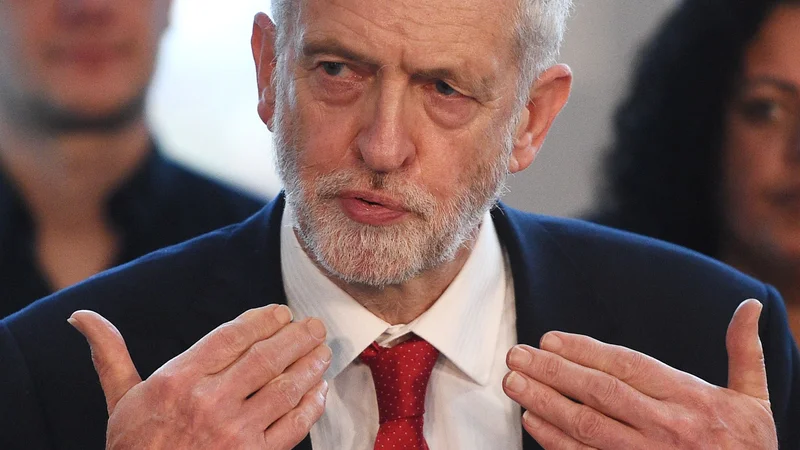 Fotografija: Vodja britanske opozicije namesto dogovora, ki ga je britanska vlada sklenila z EU, zagovorja obstanek države v carinski uniji. FOTO: Oli SCARFF / AFP