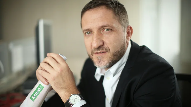 Fotografija: Klemen Boštjančič, predsednik upravnega odbora družbe Sava d.d., je prepričan, da lastništvo oziroma prevzem portoroških hotelov Life Class ni nujen za uresničevanje strategije Save. Prevzem hotelov Bernardin pa je. Foto: Jure Eržen