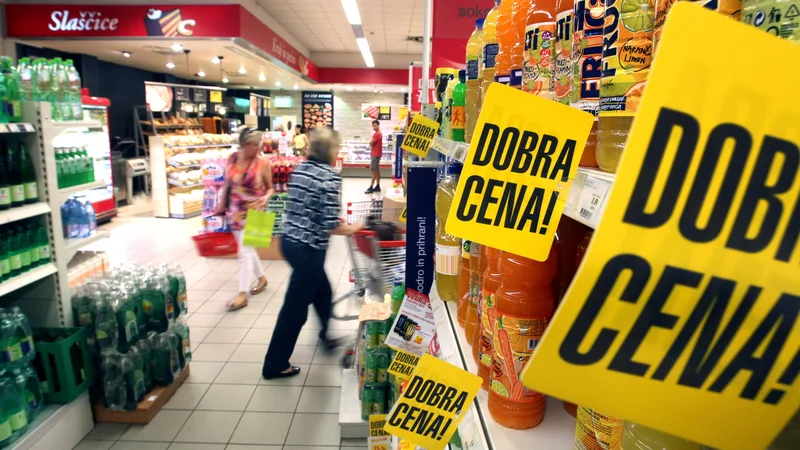 Fotografija: Bodo določbe iz zakona o kmetijstvu, ki so namenjene zaščiti slovenskih dobaviteljev, najbolj škodovale prav tem? FOTO: Matej Družnik/Delo