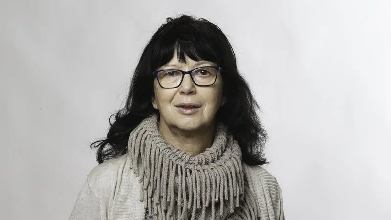 Fotografija: Jasna Kontler Salamon: »Zdaj sem uradno že pet let upokojena, a sem še vedno novinarka.« FOTO: arhiv Dela