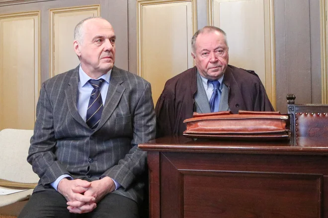Milko Novič v družbi odvetnika Jožeta Hribernika. FOTO: Marko Feist