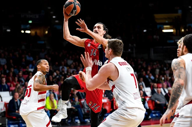 Nihad Dedović je bil z 18 točkami prvi Bayernov strelec. FOTO: Euroleague