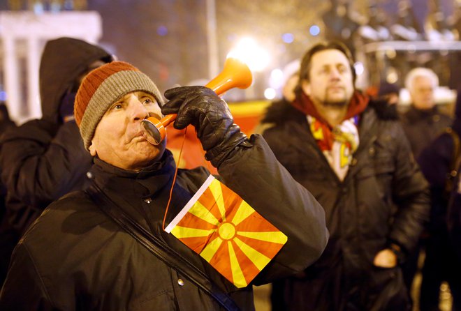 Poslanci VMRO-DPMNE, ki nasprotuje sporazumu, so v petek bojkotirali glasovanje v sobranju. FOTO: Reuters