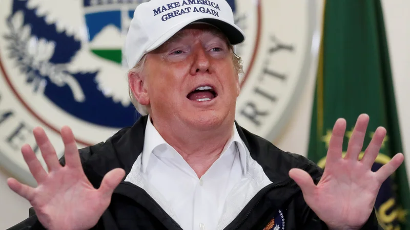 Fotografija: U.S. President Donald Trump speaks during a roundtable discussion at the McAllen U.S. Border Patrol Station at the U.S. - Mexico border in McAllen, Texas, U.S., January 10, 2019. REUTERS/Leah Millis Foto Leah Millis Reuters