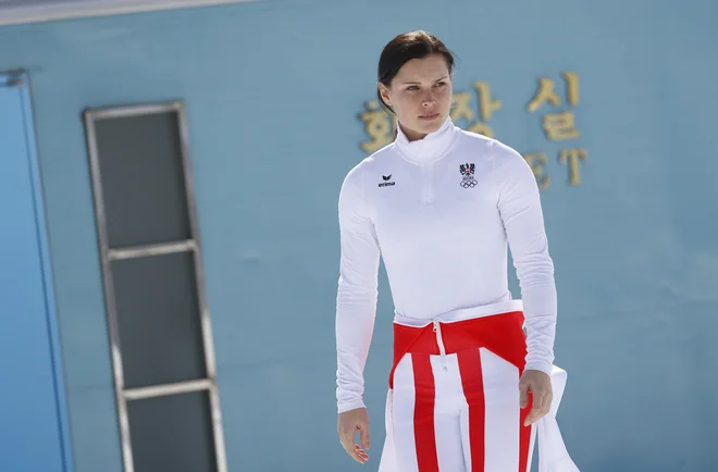 Anna Veith si je tretjič v zadnjih treh sezonah poškodovala koleno. FOTO: Reuters