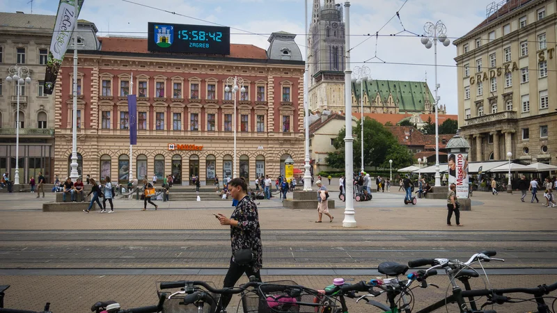 Fotografija: Varovanec v središču Zagreba lahko v enoposteljni sobi v popolnem udobju uživa za borih 426 evrov na mesec. FOTO: Jože Suhadolnik