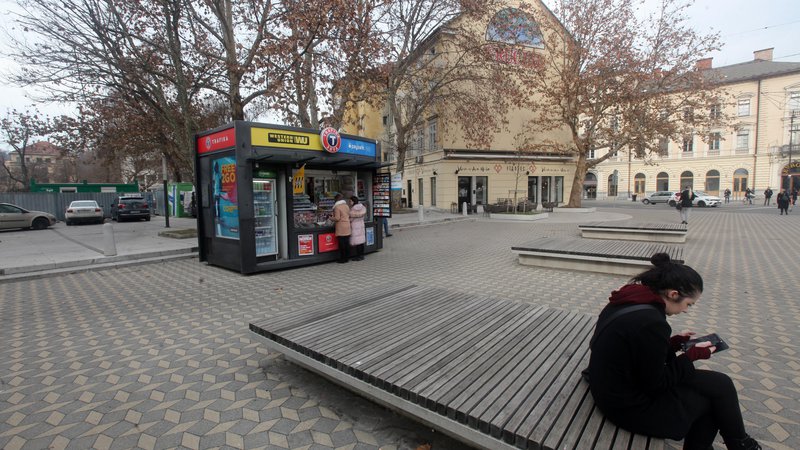 Fotografija: Po načrtu naj bi studio v kiosku stal tik ob Parku slovenske reformacije, pri Figovcu. FOTO Mavric Pivk/Delo