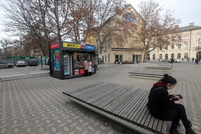Po načrtu naj bi studio v kiosku stal tik ob Parku slovenske reformacije, pri Figovcu. FOTO Mavric Pivk/Delo
