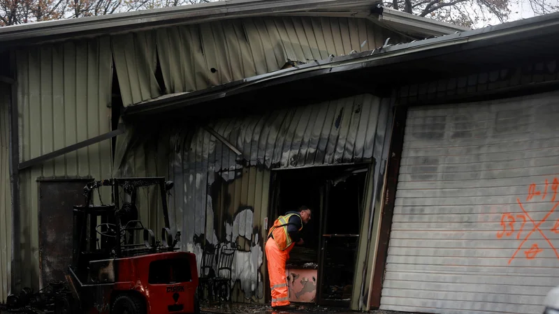 Fotografija: Požari v Kaliforniji so uničili obsežna območja z infrastrukturo podjetja PG&E. Foto Reuters