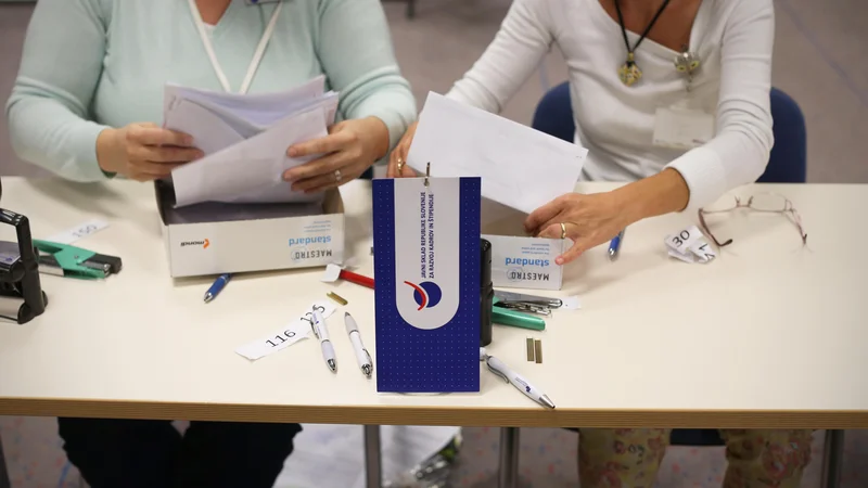 Fotografija: Posebne štipendije dobijo profili, ki jih na trgu dela primanjkuje. FOTO Jure Eržen/Delo