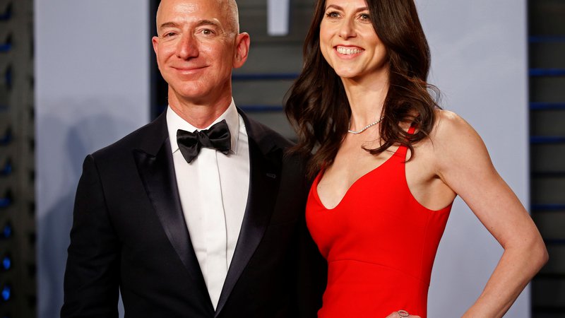 Fotografija: V 25 letih zakona sta se Jeff in MacKenzie Bezos precej spremenila. FOTO: Reuters