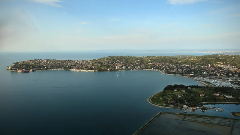 Fotografija: Portorož - boj za parcele in prostor. Foto Jure Eržen