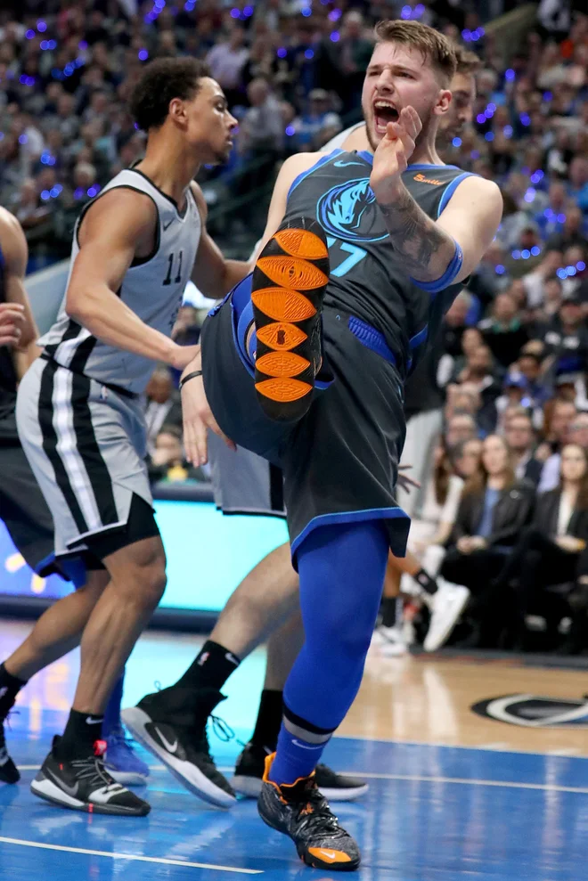 Luki Dončiću se lahko smeji. FOTO: Tom Pennington/AFP