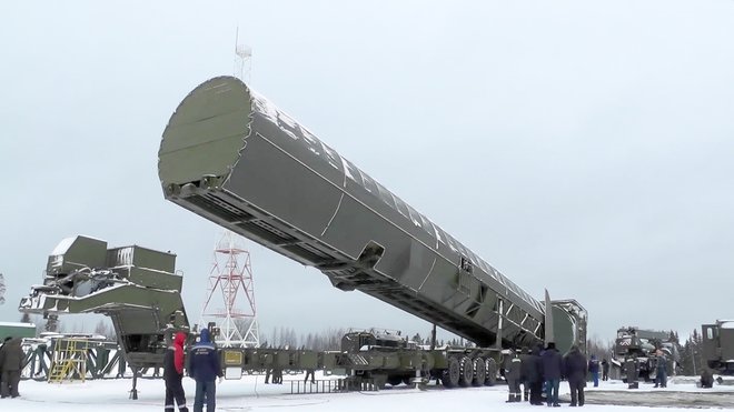 Nova ruska medcelinska raketa Sarmat, ki je po ruskih trditvah zelo težko prestreči. FOTO AP