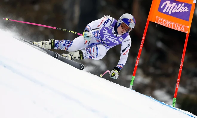 Lindsey Vonn je zadostoval zgolj en smukaški trening, pridobila je vse podatke, ki jih je potrebovala za tekmo. So jo pa po skokih bolela kolena. FOTO: Matej Družnik/Delo