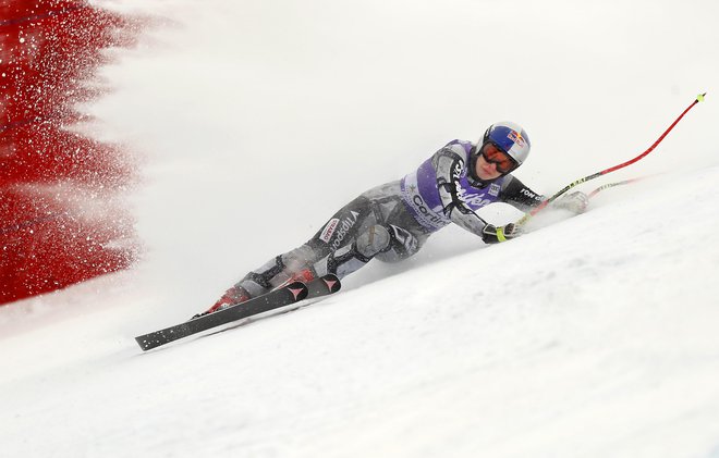 Ester Ledecka, zlata z olimpijskih iger v superveleslalomu (alpsko smučanje) in paralelnem veleslalomu (deskanje na snegu), je včeraj padla na drugem smukaškem treningu. Isti dan je v Cortini sporočila, da bo izpustila svetovno prvenstvo v deskanju na sne