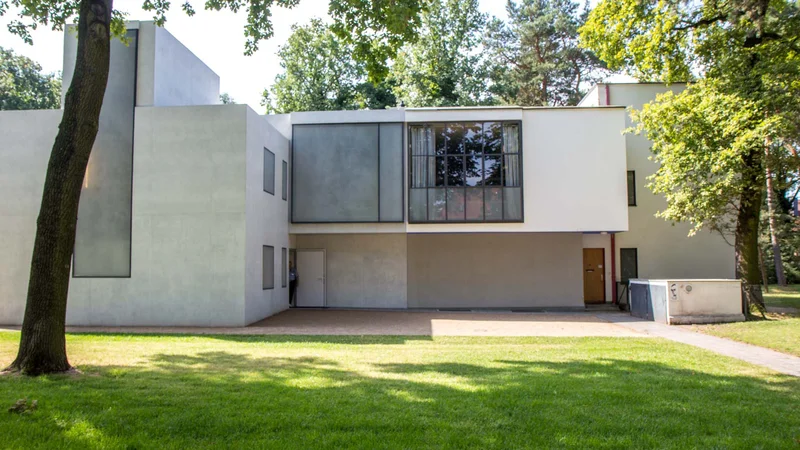 Fotografija: Hiša (Haus am Horn) v Weimarju je bila prva stavba, zgrajena po načelih Bauhausa (1923). FOTO: Fundacija Bauhaus Dessau