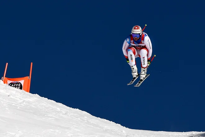 Beat Feuz je bil prvi favorit domačih navijačev, smučal je odlično, a za odtenek prepočasi za zmago. FOTO: AFP
