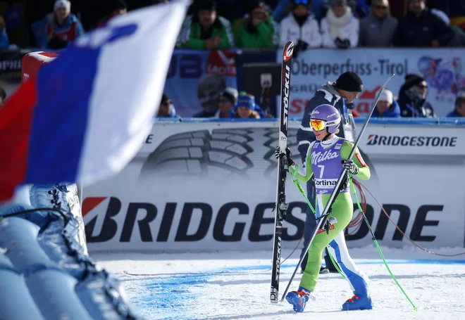 Štuhčeva je v cilju pozdravila navijače, med katerimi je bil tudi njen oče Igor. FOTO: Matej Družnik/Delo