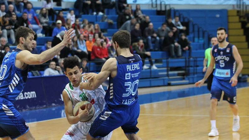 Fotografija: Olimpijin plejmejker Issuf Sanon v Zagrebu ni bil niti med strelci. FOTO: ABA