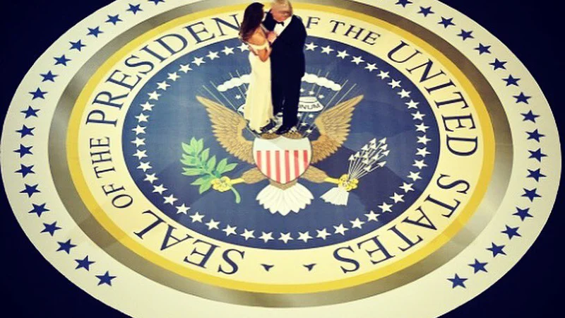 Fotografija: Melania in Donald Trump na prvem predsedniškem plesu. FOTO: Twitter